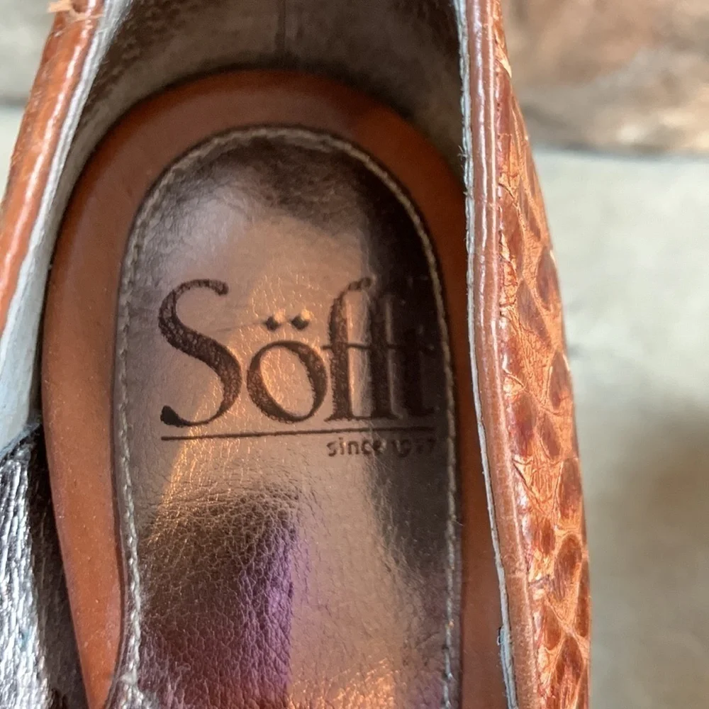 SOFFT size 6 animal print heels